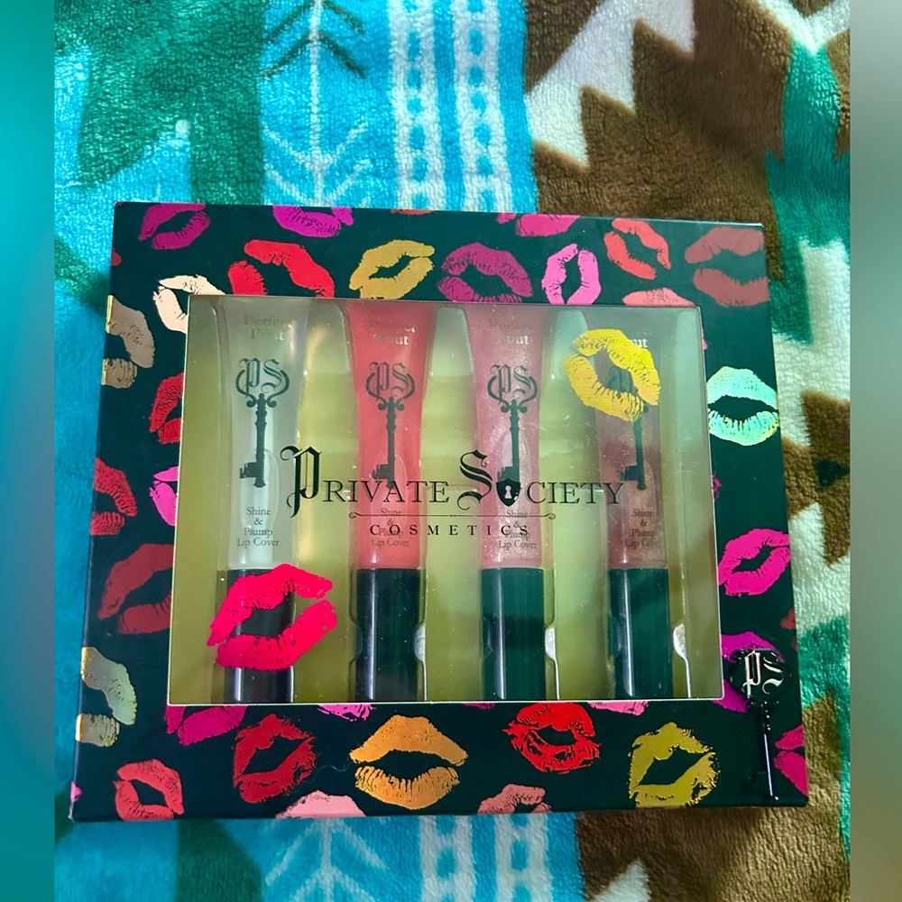 Private Society Shine & Plump lip glosses set- NIB